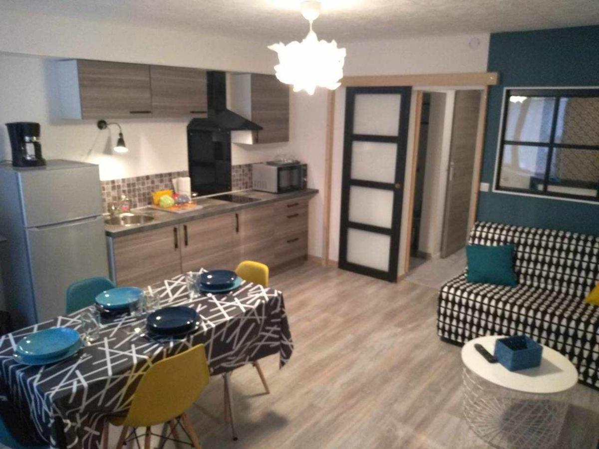 Joli petit logement en centre ville de Brioude Extérieur photo